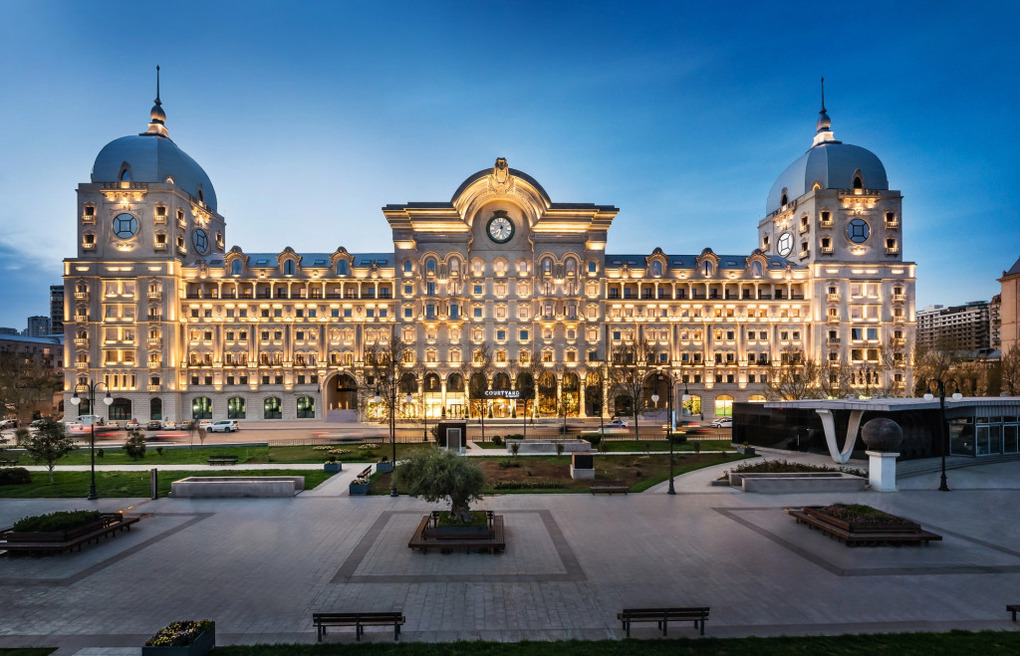 Отель "Courtyard by Marriott Baku" |